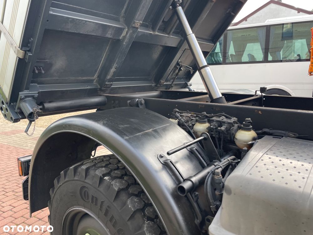 Mercedes-Benz Unimog u 20  pojazd specjalny traktor rolniczy wywrotka pojazd komunalny zimowego utrzymania dróg - 20