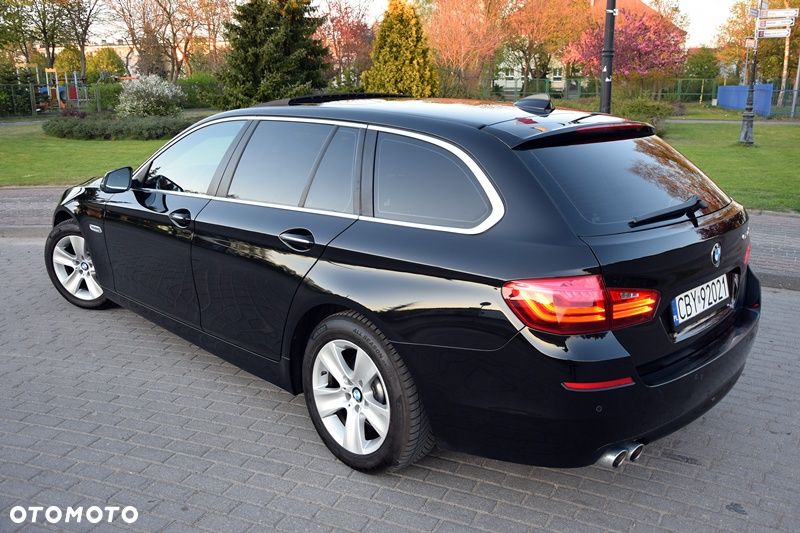 BMW Seria 5 520d Sport - 2