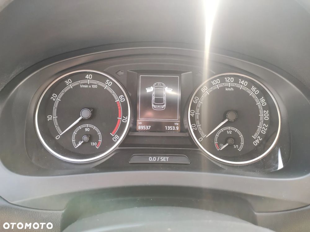 Skoda RAPID 1.0 TSI Active - 9