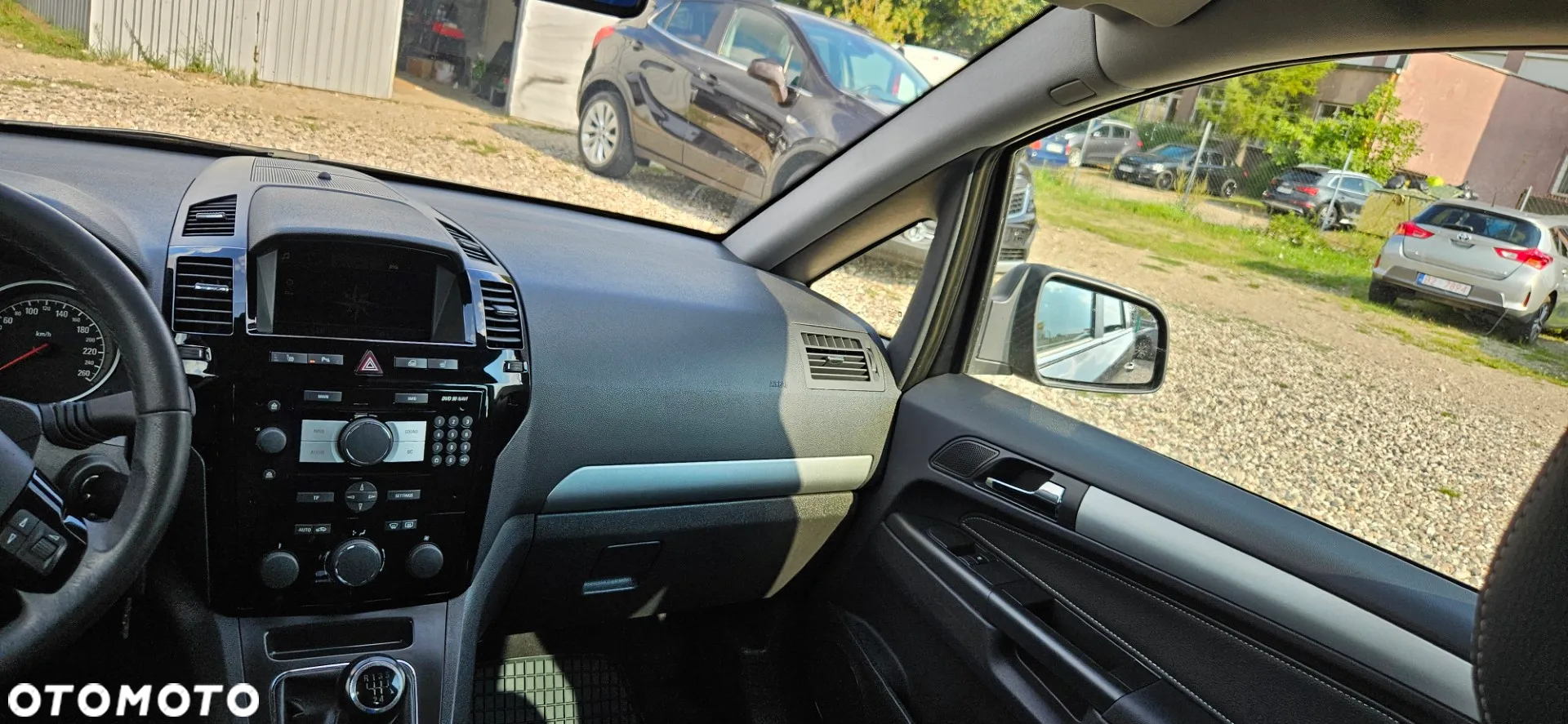 Opel Zafira 1.8 Cosmo - 27