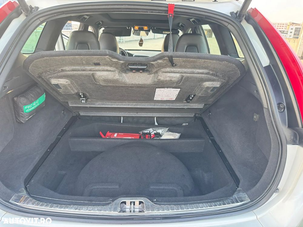 Volvo XC 60 D4AWD Kinetic - 26