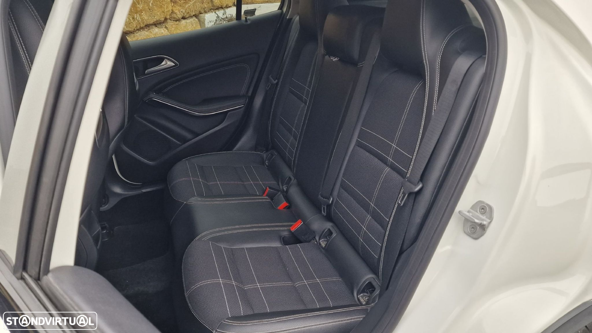 Mercedes-Benz GLA 180 CDi Urban - 32