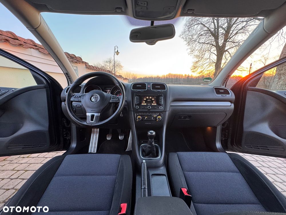 Volkswagen Golf - 37