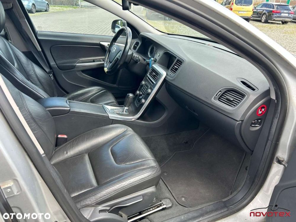 Volvo S60 D5 AWD Geartronic Summum - 16