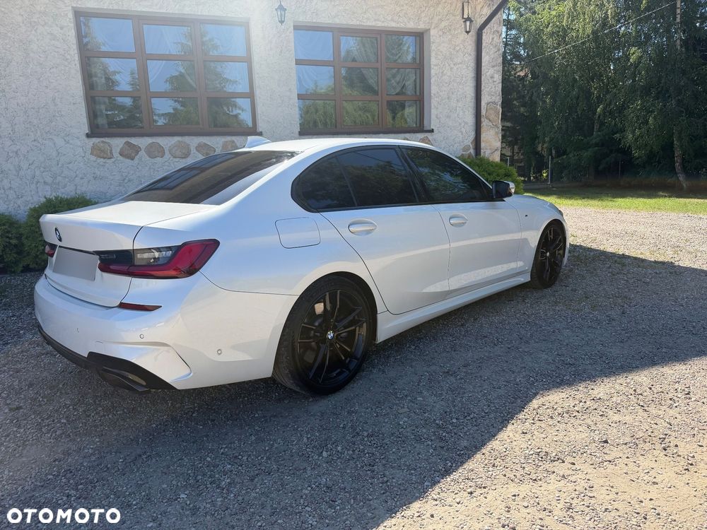 BMW Seria 3 330d M Sport - 3