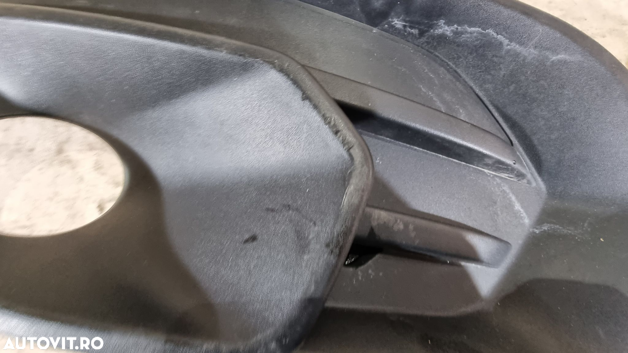 Grila proiector dreapta Iveco Daily 2015, 2016, 2017, 2018, 2019, - 4