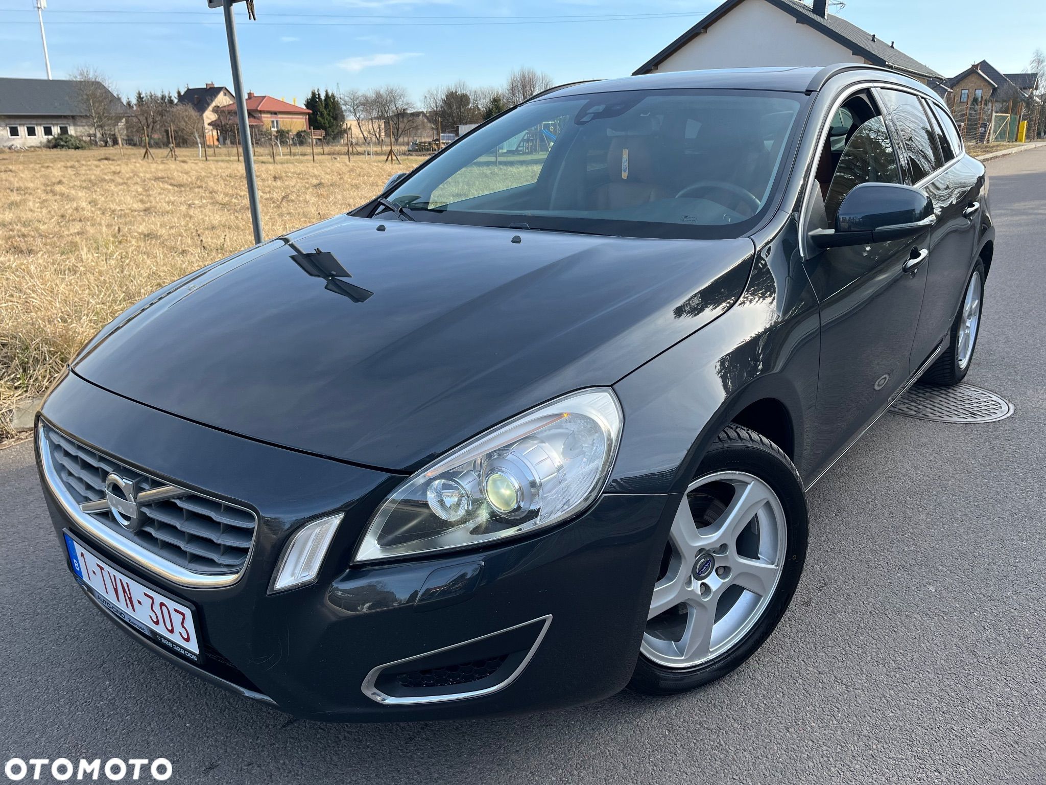 Volvo V60 D3 Geartronic Summum - 1