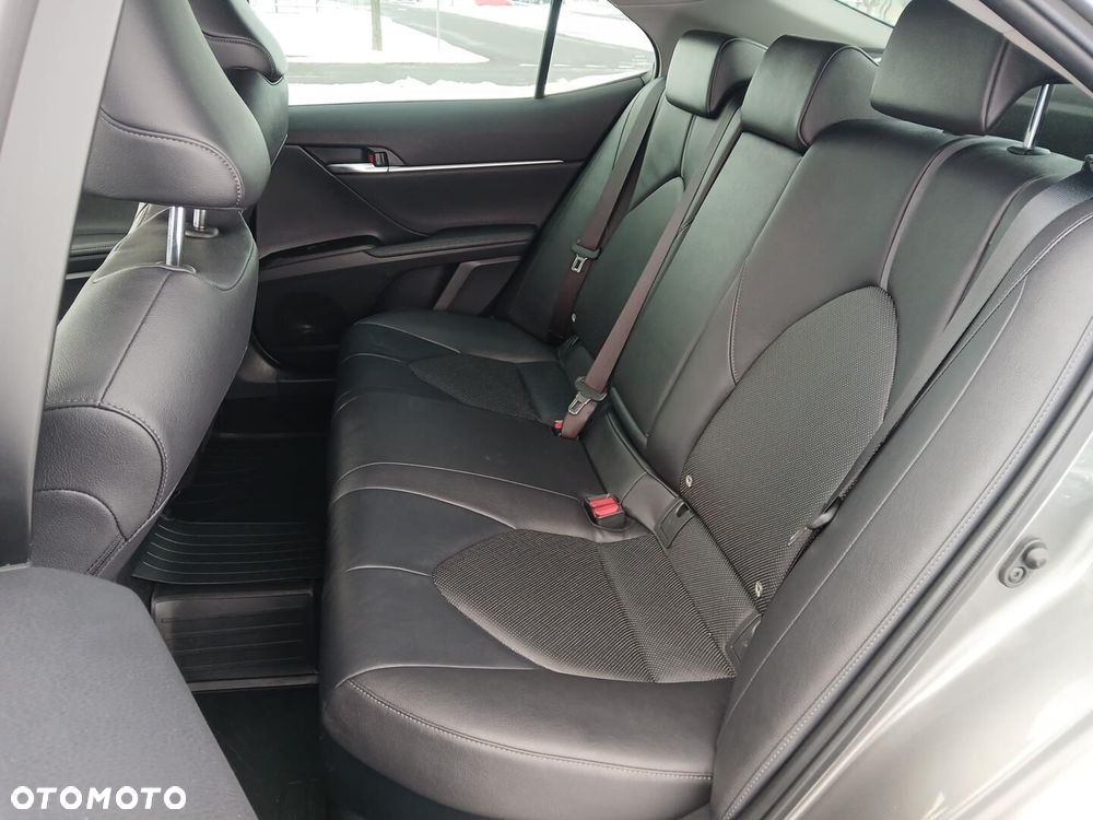 Toyota Camry 2.5 Hybrid Executive CVT - 40