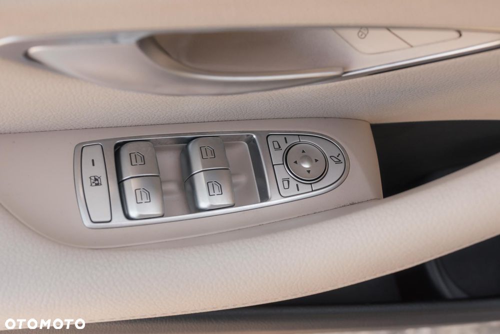 Mercedes-Benz Klasa E - 34