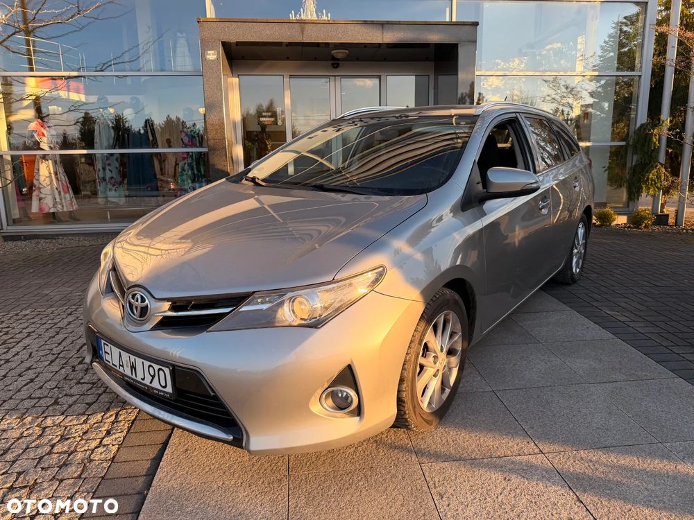 Toyota Auris 1.6 Executive - 1