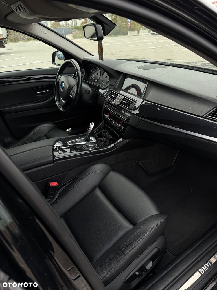 BMW Seria 5 530d xDrive Luxury Line - 17