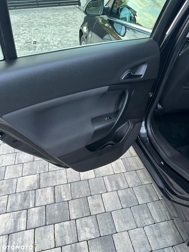 Opel Insignia - 30