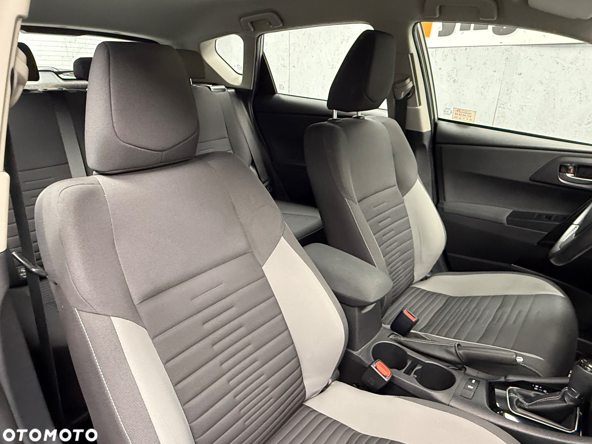 Toyota Auris - 12