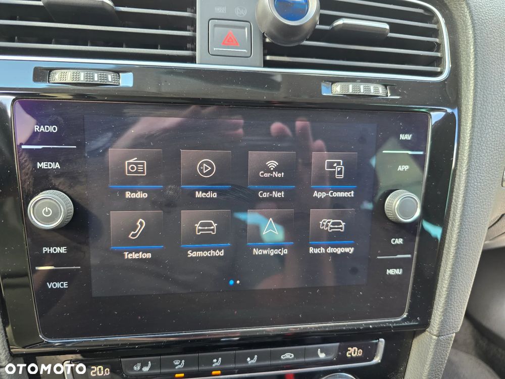 Volkswagen Golf - 32