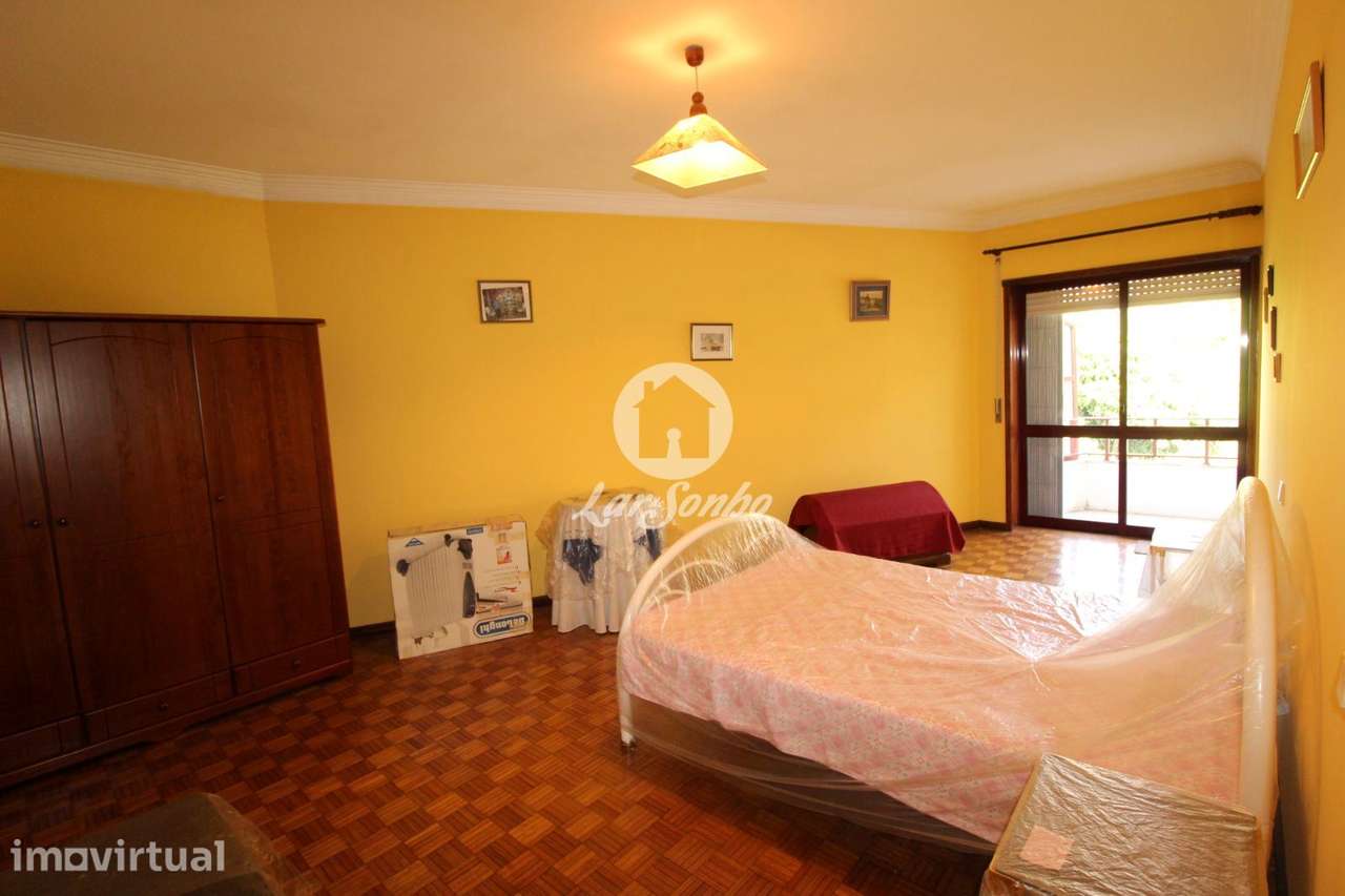 Apartamento T2 com garagem individual no coração de Fafe - Grande imagem: 4/10
