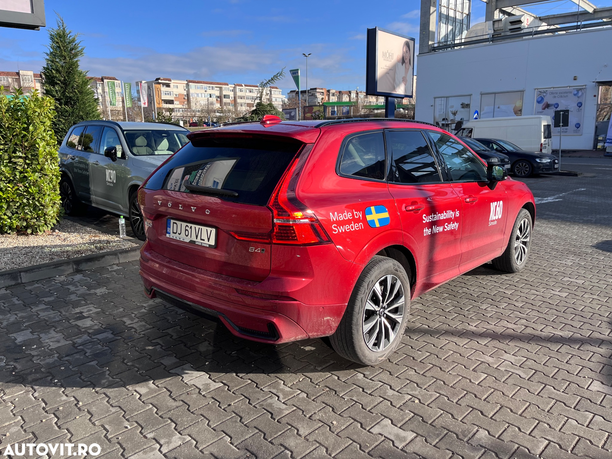 Volvo XC 60 B4 MHEV AT AWD Plus Dark - 4