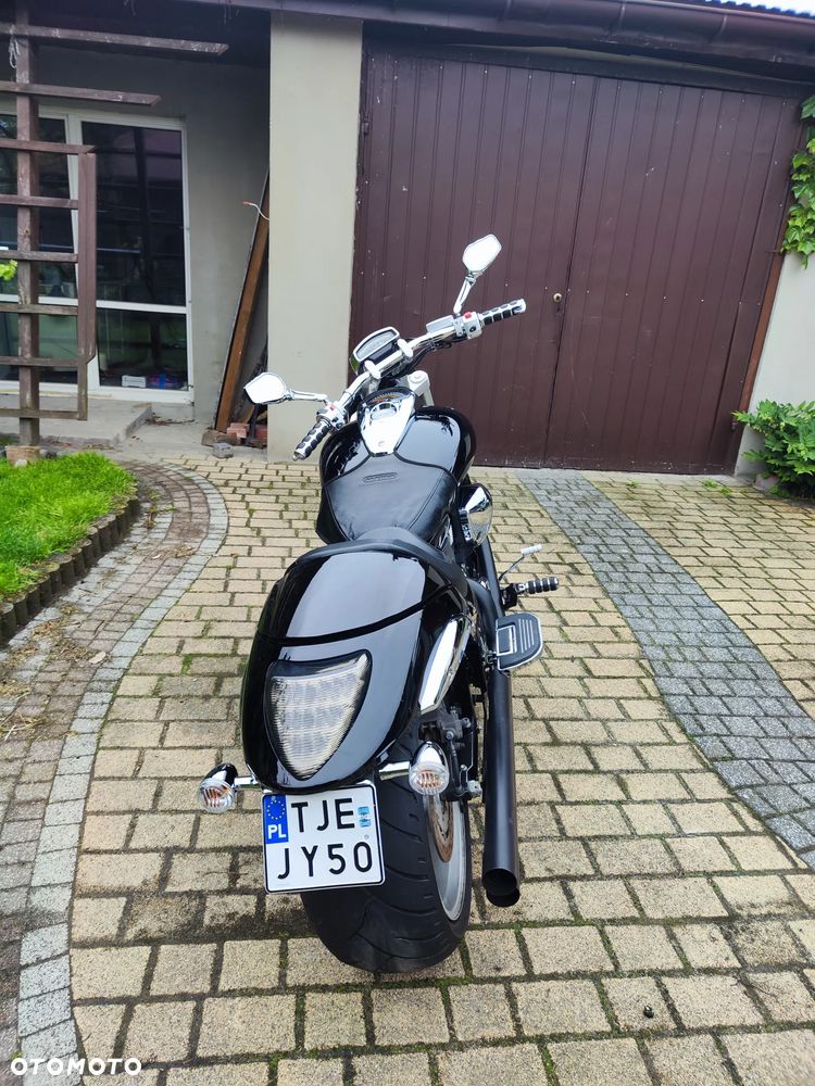 Suzuki Intruder - 7