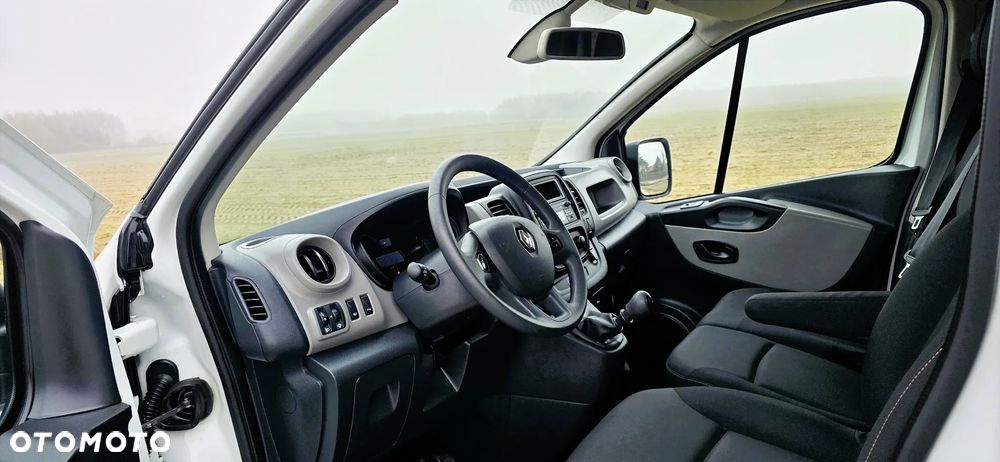 Renault Trafic - 26