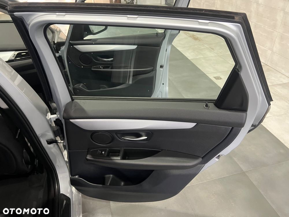 BMW Seria 2 218d Advantage sport - 25