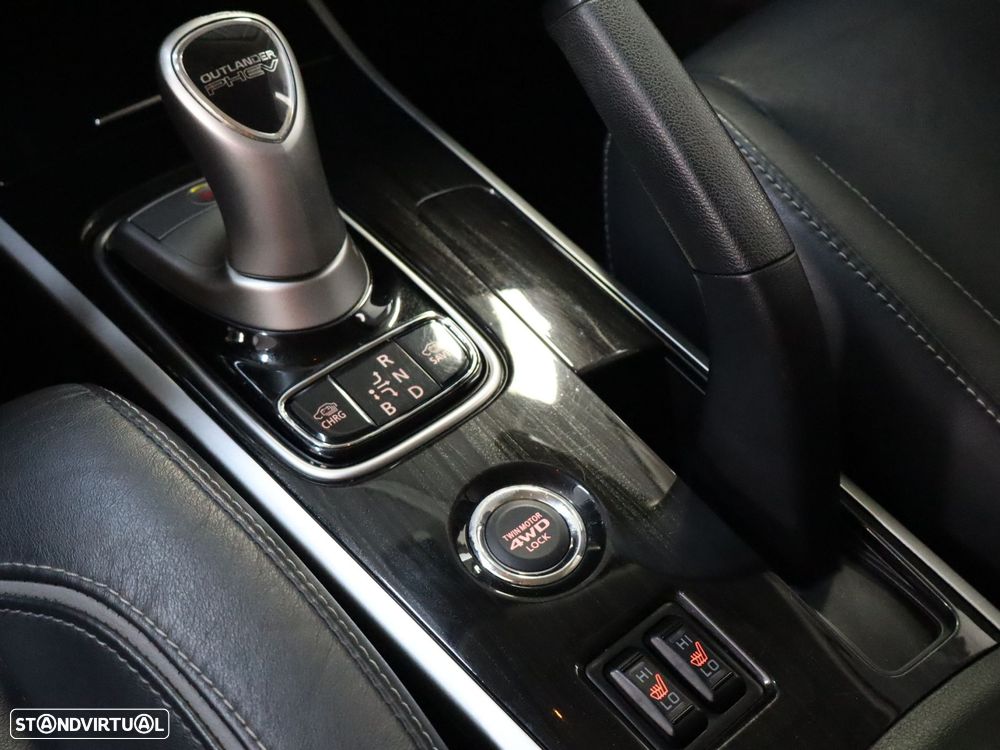 Mitsubishi Outlander 2.0 Intense Navi - 21