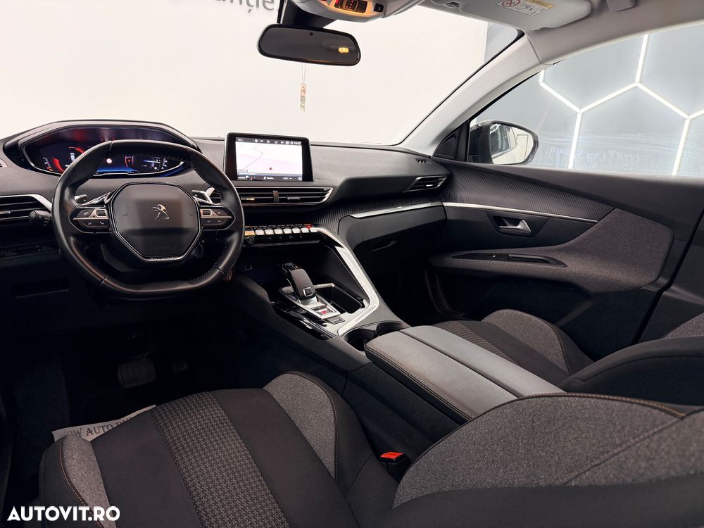 Peugeot 3008 PureTech 130 Stop & Start GPF EAT8 Allure Pack - 17