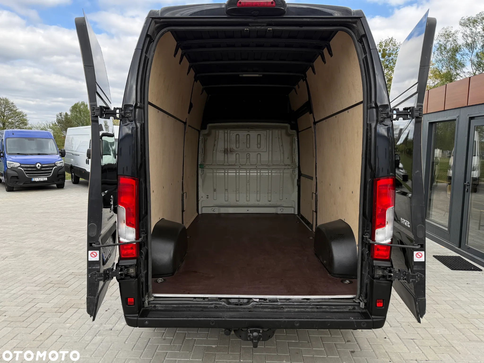 Peugeot Boxer 2.2 165KM / L3 H3 / 145.000KM / Czarny / ZAREJESTROWANY - 9