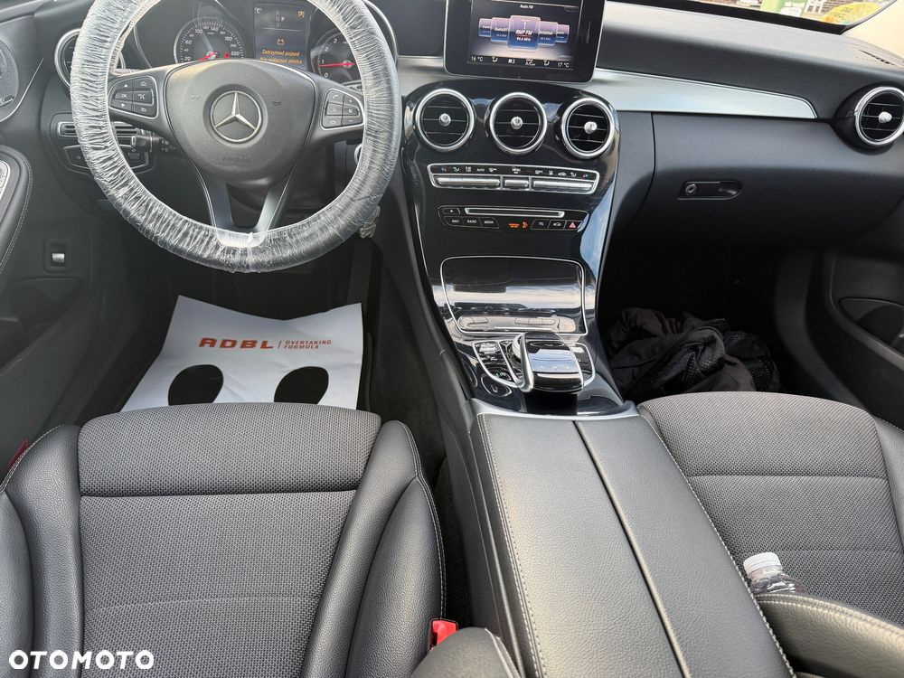 Mercedes-Benz Klasa C 200 9G-TRONIC - 32