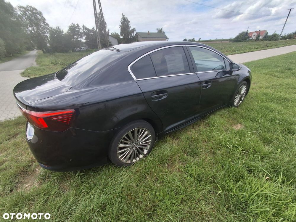 Toyota Avensis 1.8 Premium - 9