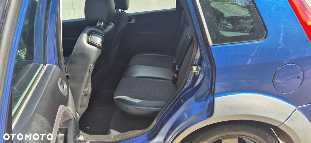 Ford Fiesta - 15