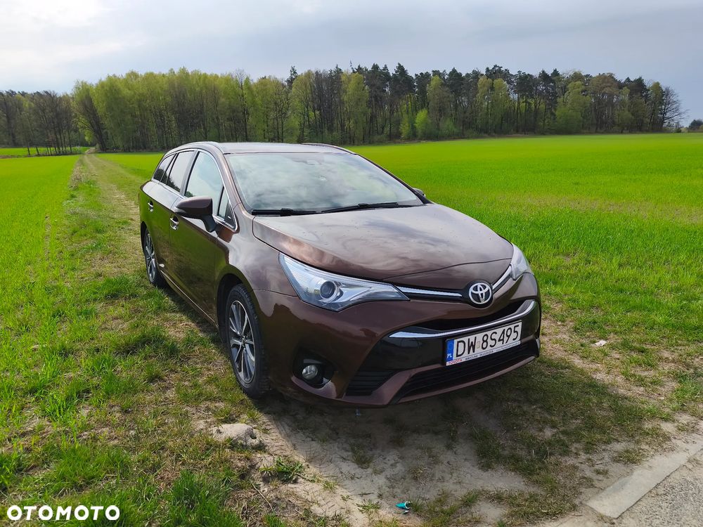 Toyota Avensis 2.0 D-4D Premium - 3