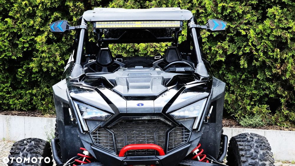 Polaris RZR - 11