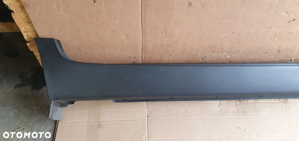 Listwa progowa prawa Kia Sportage III 3 87752-3U000 - 2