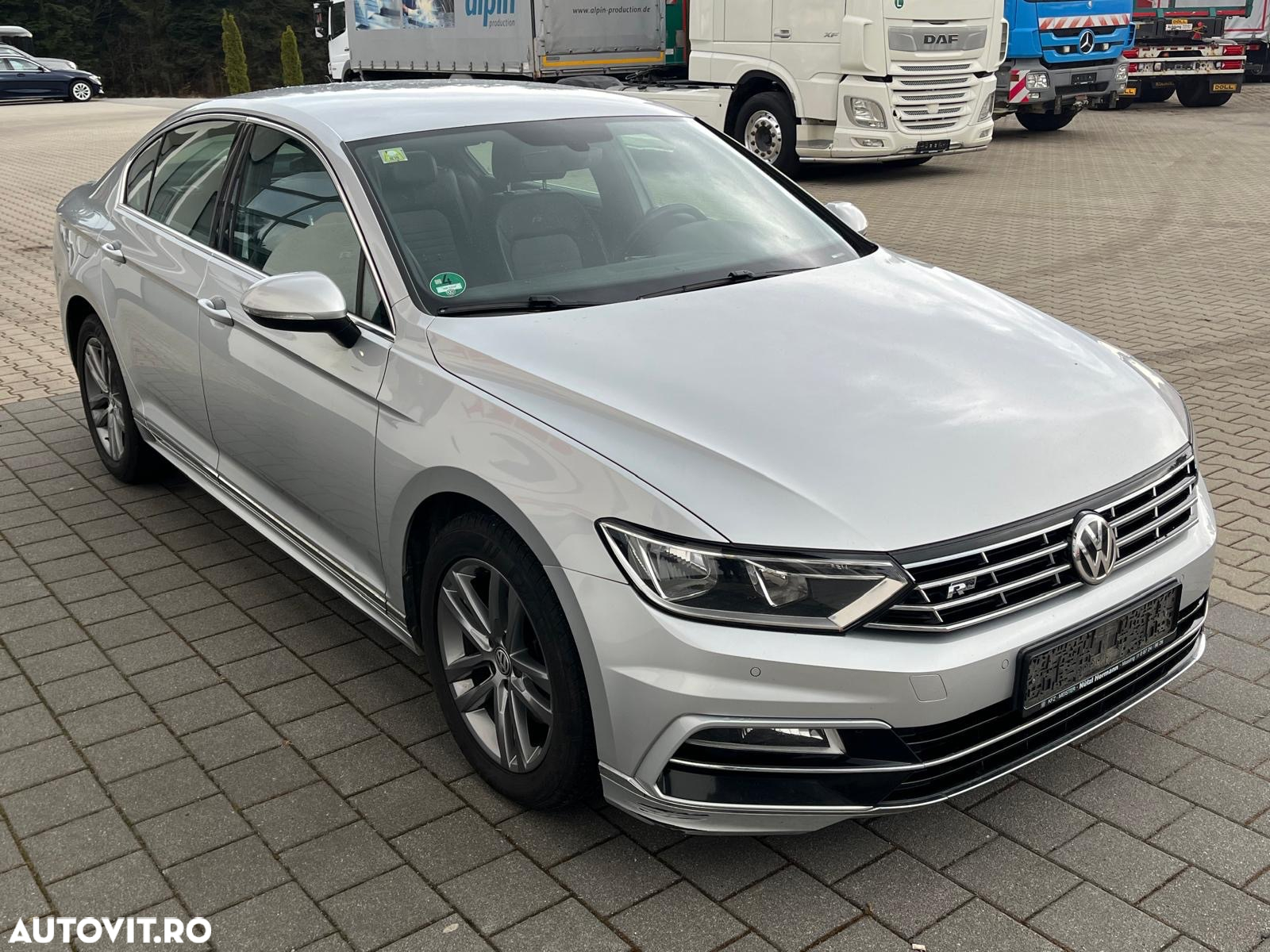 Volkswagen Passat Variant 2.0 TDI R Executive - 4