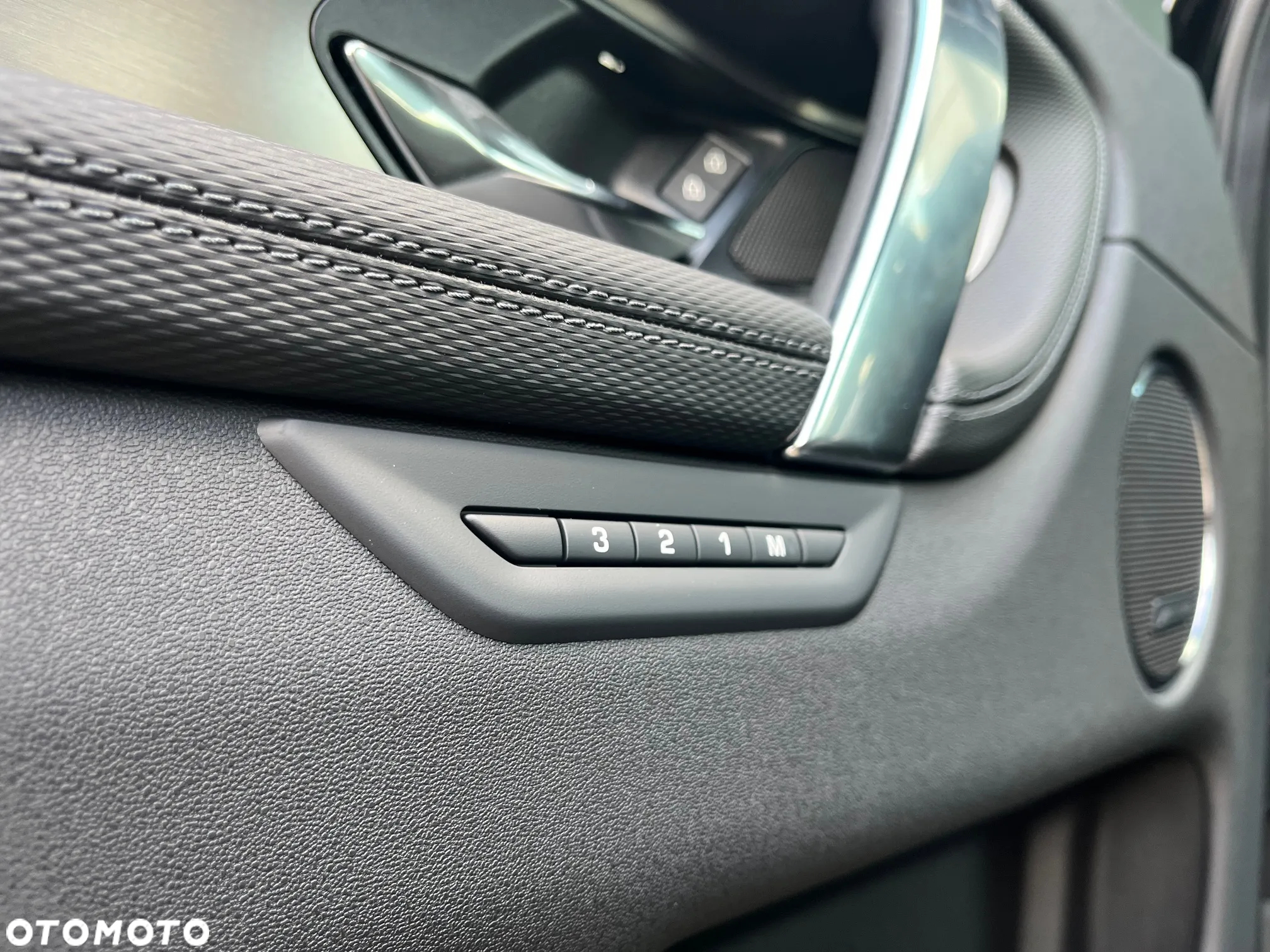 Land Rover Discovery Sport - 8