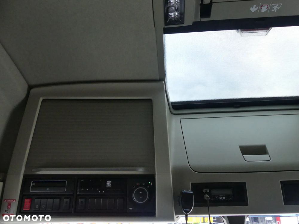 Volvo FH4 460 / EURO 6 / AUTOMAT / PEŁNY ADR / KLIMATYZACJA POSTOJOWA / - 26