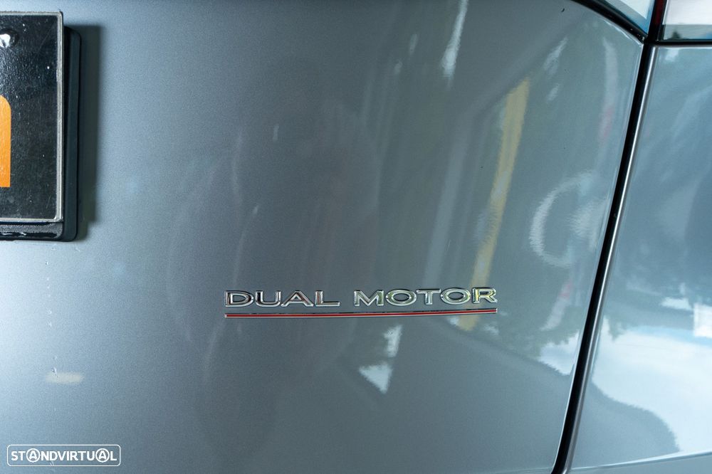 Tesla Model Y Performance Dual Motor AWD - 28