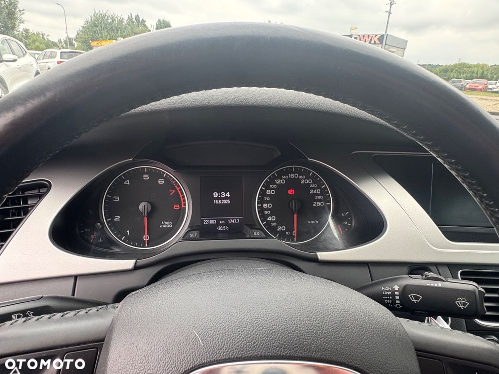 Audi A4 1.8 TFSI Ambiente - 9