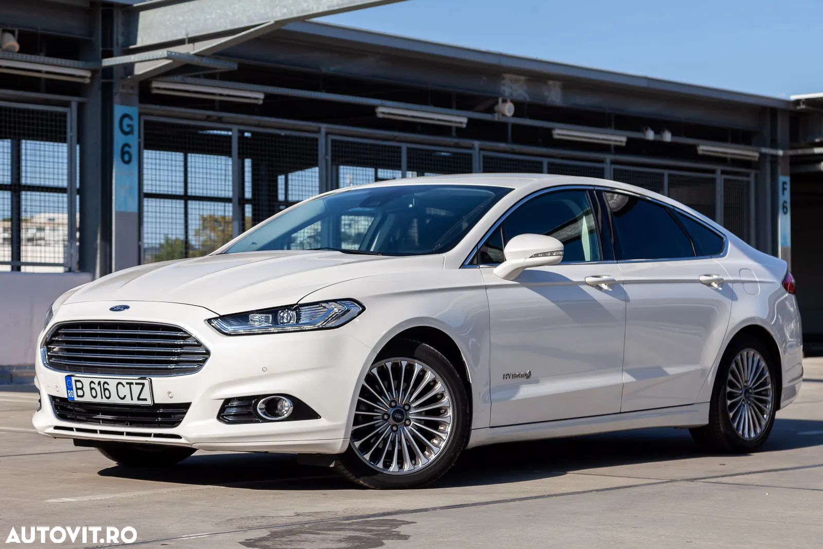 Ford Mondeo 2.0 Hybrid - 1