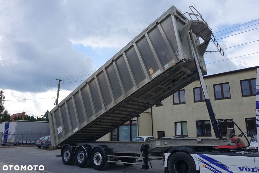 Benalu WYWROTKA 48m3 / ALUMINIOWA /OSIE MERCEDES /OŚ PODNOSZONA / SZYBER ZBOŻOWY - 9