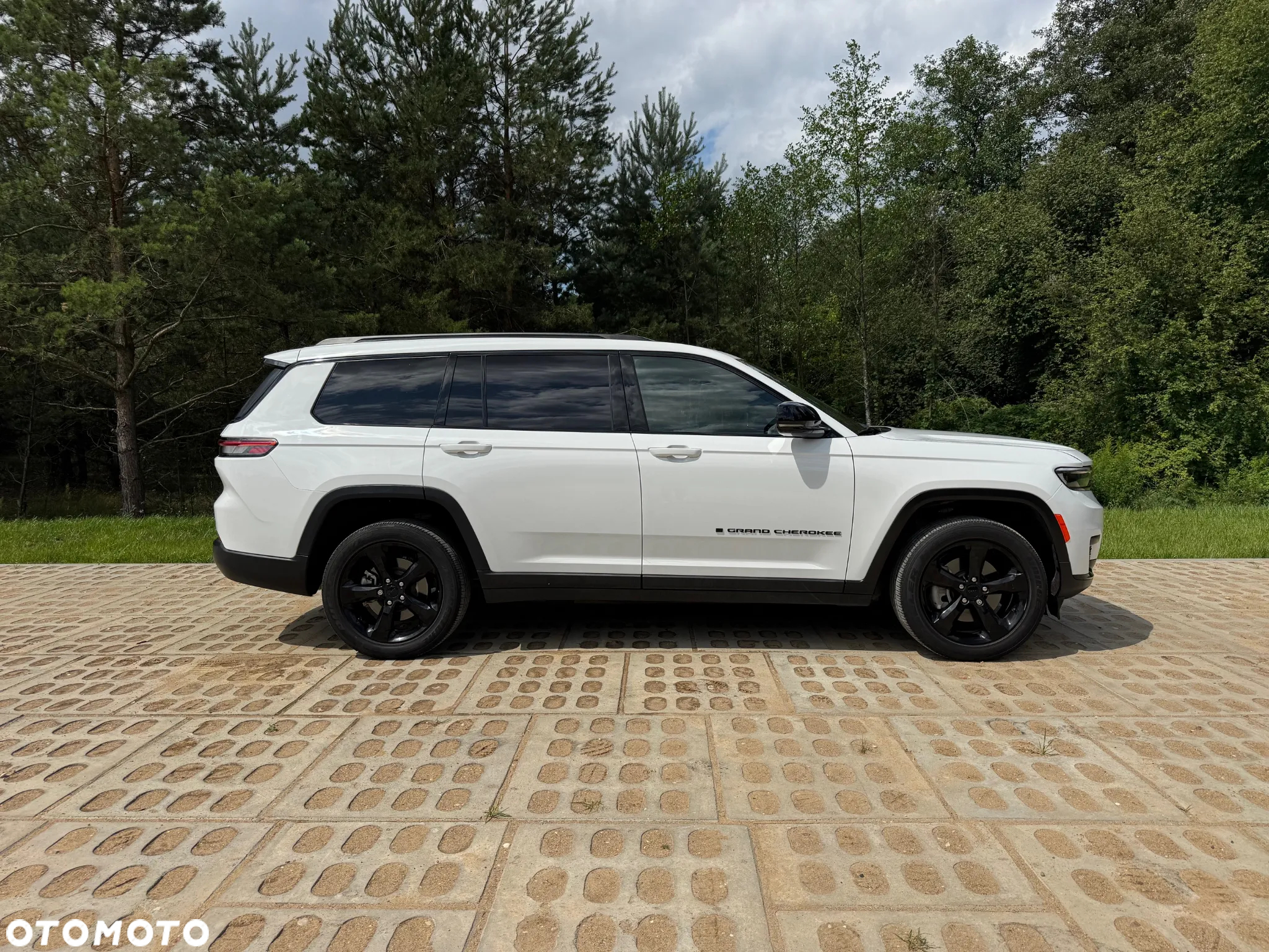 Jeep Grand Cherokee - 8