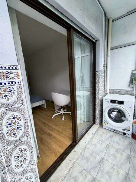 Arrendo T2 em bonfim (24 de Agosto), totalmente remodelado e equipado. - Grande imagem: 4/12