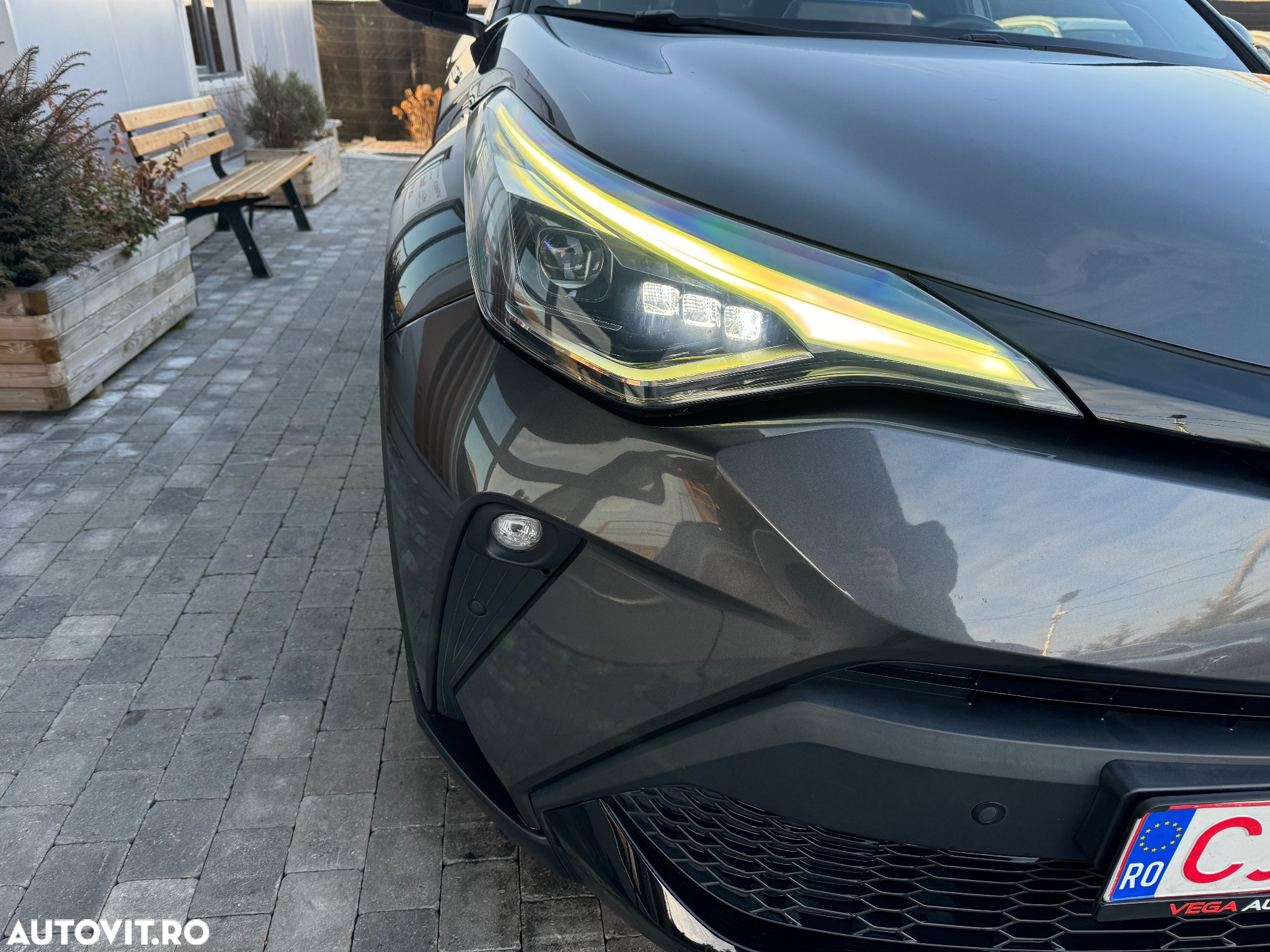 Toyota C-HR 2.0 HSD 184 CP 4x2 CVT C-ult Style bi-tone - 34
