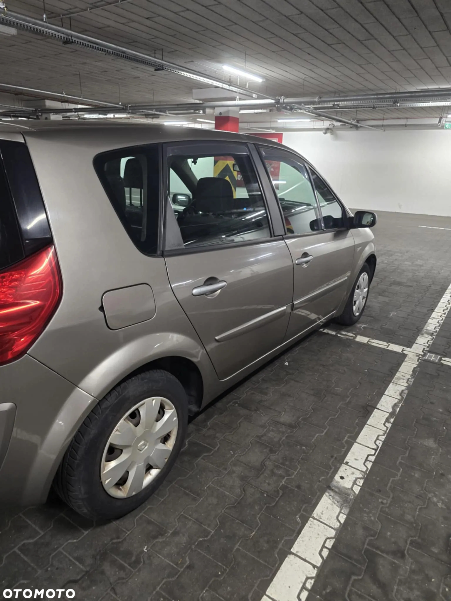 Renault Scenic 1.6 16V Authentique - 3