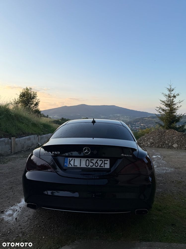 Mercedes-Benz CLA 250 4Matic 7G-DCT - 2