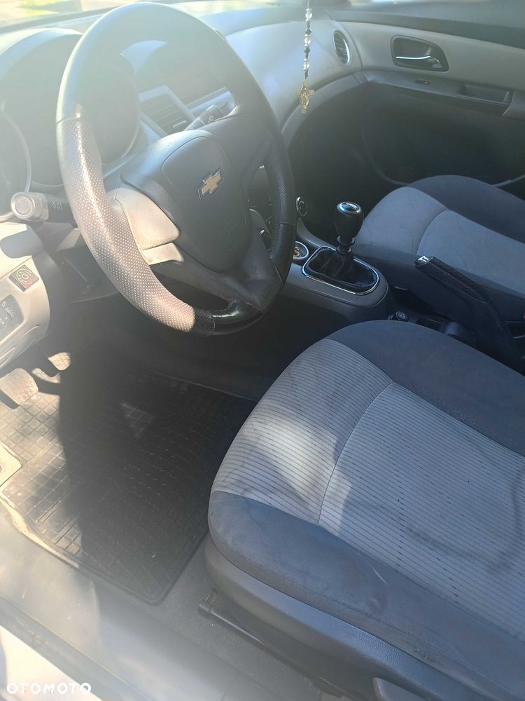 Chevrolet Cruze - 8