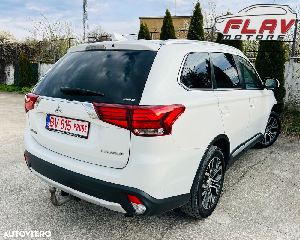 Mitsubishi Outlander 2.2 DI-D 4WD Automatik Intense - 4