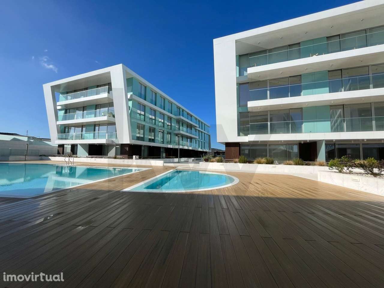 T1 Exclusivo em Primeira Linha de Mar com Condomínio de Luxo - Grande imagem: 3/28