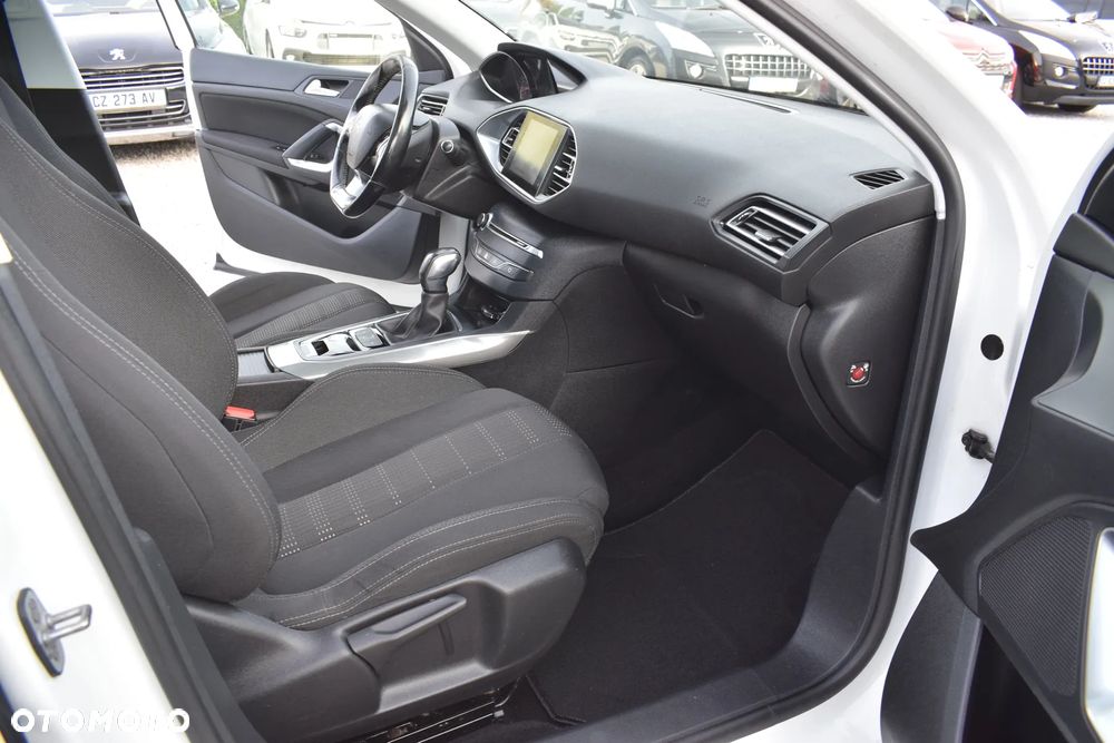 Peugeot 308 BlueHDi FAP 150 Stop&Start Automatik Allure - 11