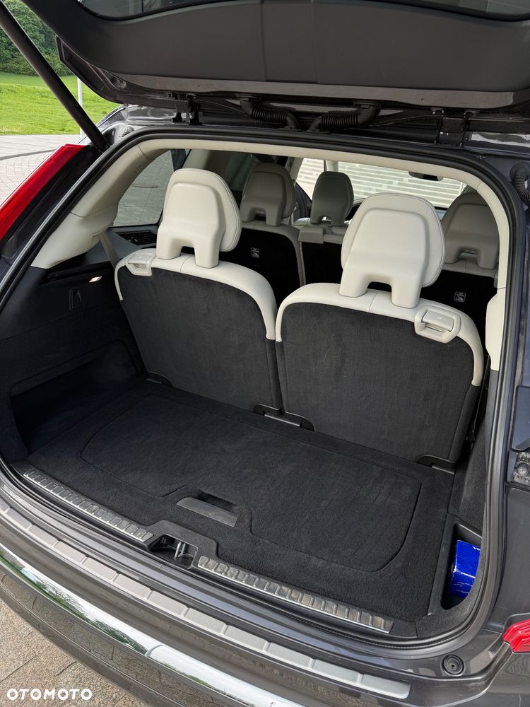 Volvo XC 90 - 23