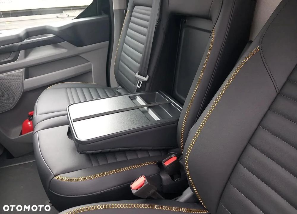 Ford Transit Custom Van L2H1 150KM Trail - 11